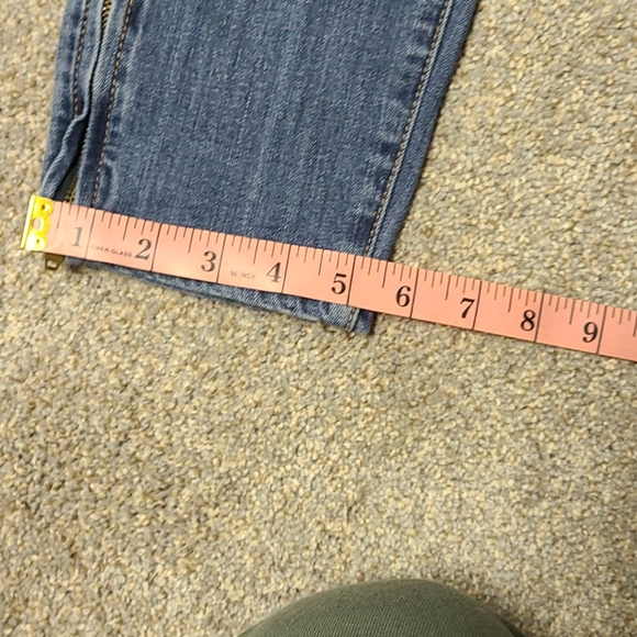 Distressed jeggings with working ankle zippers - Picture 9 of 12